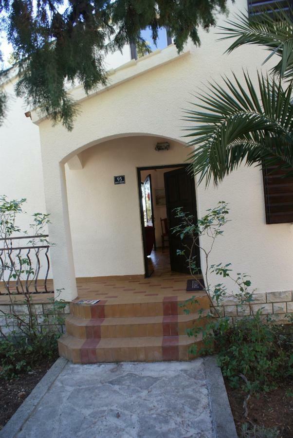 Villa Punta Donji Okrug  Extérieur photo